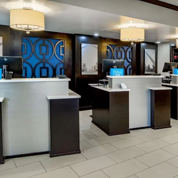 Embassy Suites by Hilton St Louis Airport, hotel v destinaci Bridgeton