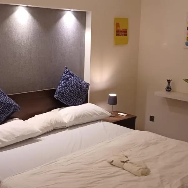Family Home in the Heart of Bahria Town, hotel in Lahore