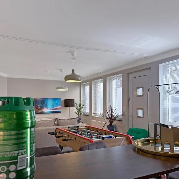 Zentr Stuttgart Gruppen-Duplex 13 Schlafplätze, PS5, Spiele & Terrasse, hotel u Štutgartu