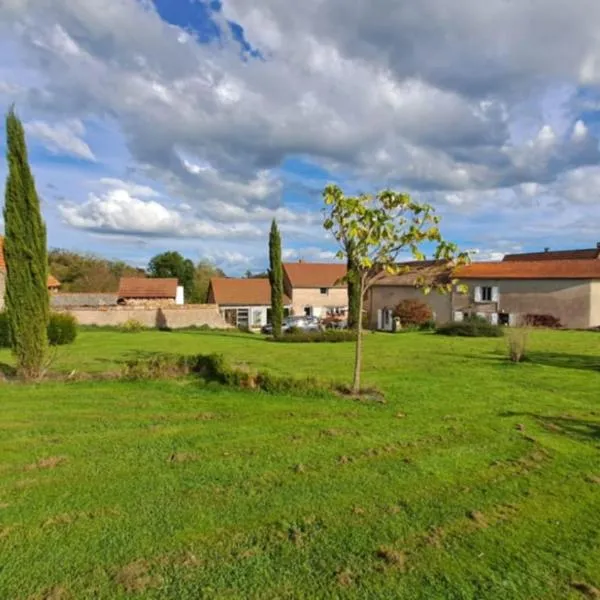 La colline de Tara, hotel v destinaci Andelaroche