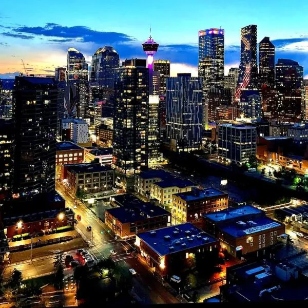 Breath Taking View-4Guest DT Skyline 35th Floor, hotel in Calgary