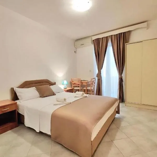 Apartments Riviera Budva, hótel í Budva
