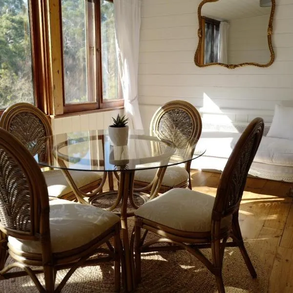 Charming Historical Cottage in Bridgewater、Bridgewaterのホテル