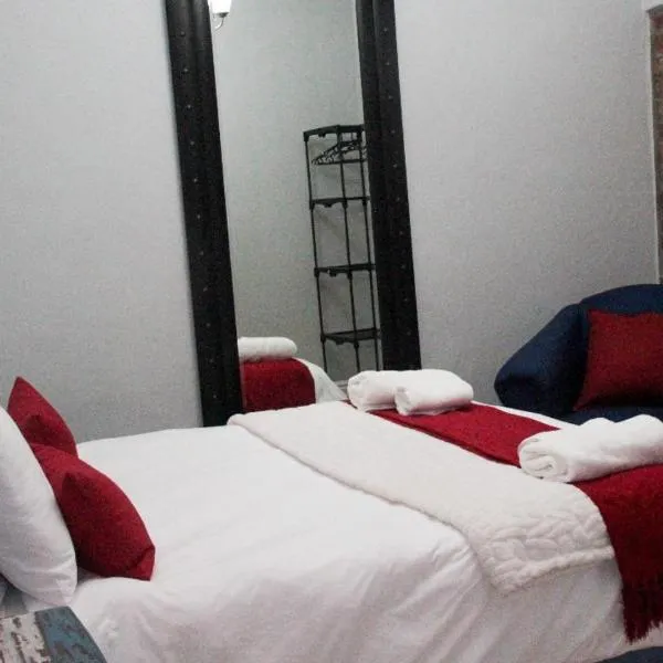 Firehouse selfcatering Garden Cottage no 1, hotel v destinaci Wellington