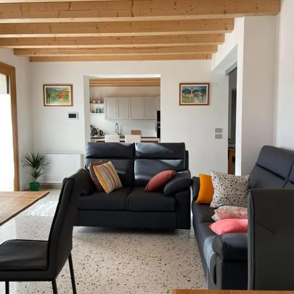 Dalla Afra Agrialloggi, hotel in Guia