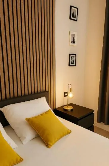 Chambres cosy proche cnpe Bugey - via rhona, hotel v destinácii Chavanoz