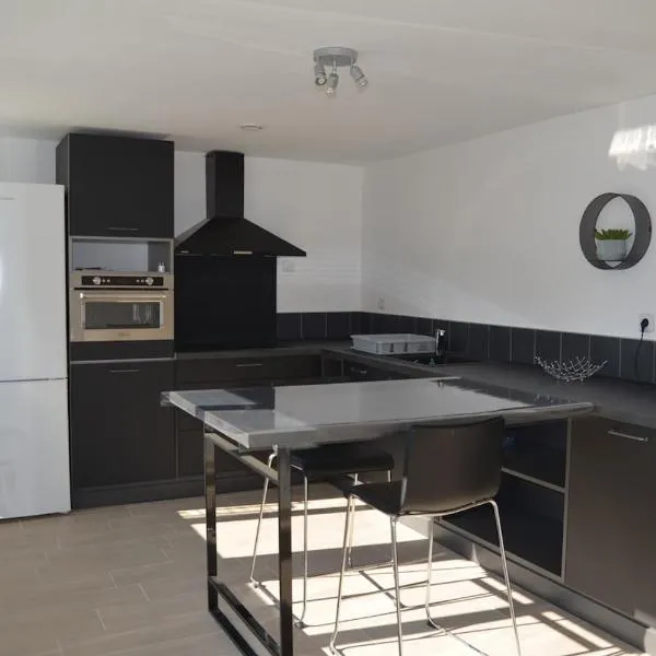 Maison proche centre-ville et baignade, hotel em L'Aiguillon-la-Presqu'île