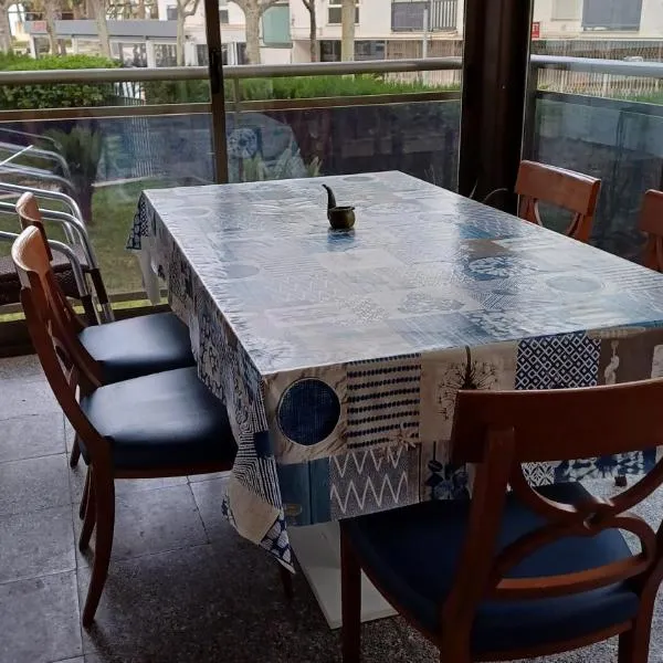 Apartamento en 1ª linea de Mar en SALOU, hotel a Salou