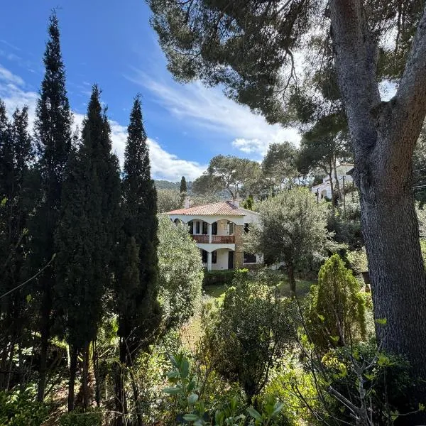 Begur Sa Riera, appartement de charme, jardin, pour 4 personnes à 5mn de la plage, hotel in Begur