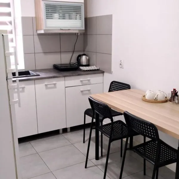 Noclegi Tuszyn L, hotel v destinaci Tuszyn