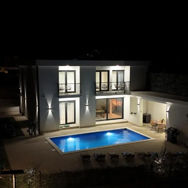 White Villa, Brac, hotel di Splitska
