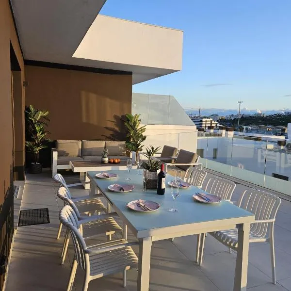 J&J Luxury Apartments, hotel v destinaci Estepona