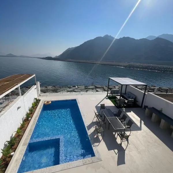 Al Dana Vitamin Sea Villa, hotel v destinaci Fudžajra