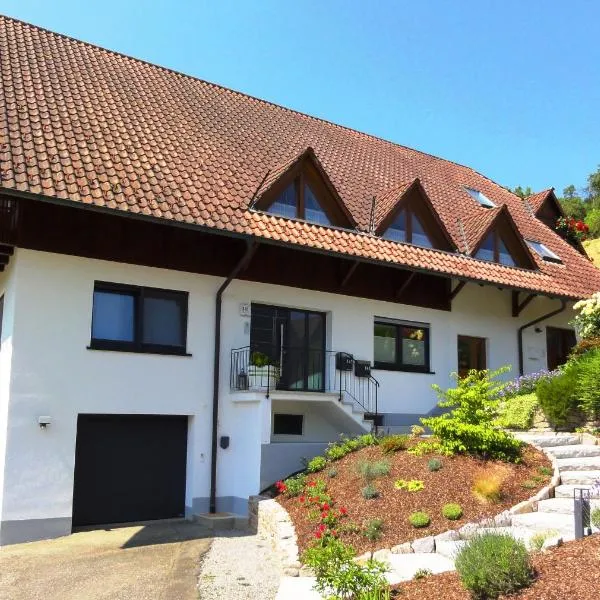 Ferienwohnung Sylvianne، فندق في أوتينهوفين