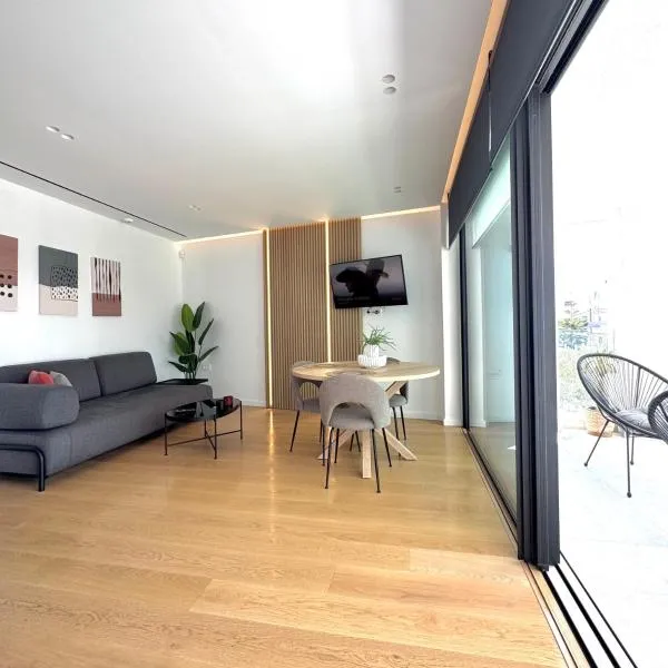 LuxApart74 l Comfy & Minimal Stay in Ierapetra, hotel v destinaci Ierápetra