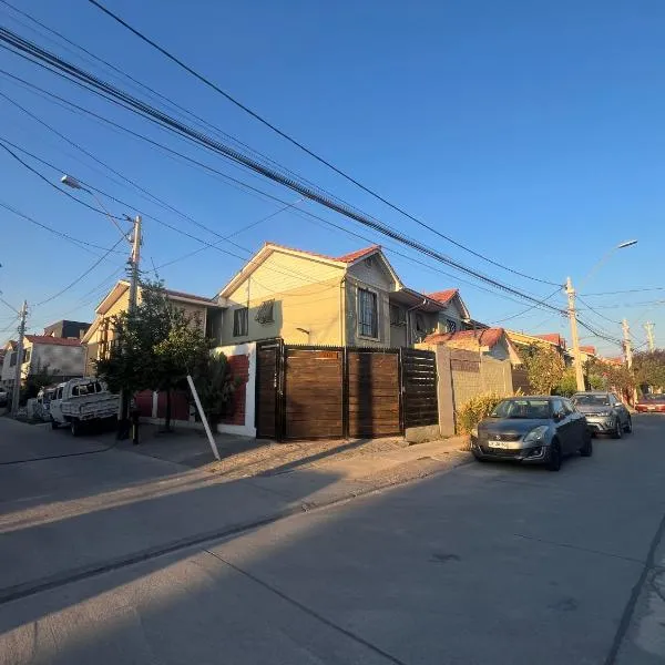 Hostel Tu Espacio RE - Casa cerca del Aeropuerto, khách sạn ở Santiago