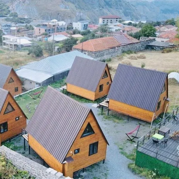 Guesthouse Elli & Cottages, hotel di Kazbegi