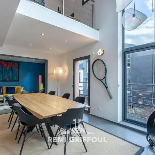 The Cosmopolitan Architect Design Home with Rooftop Jacuzzi 8 Guests, hotel u gradu 'Honfleur'
