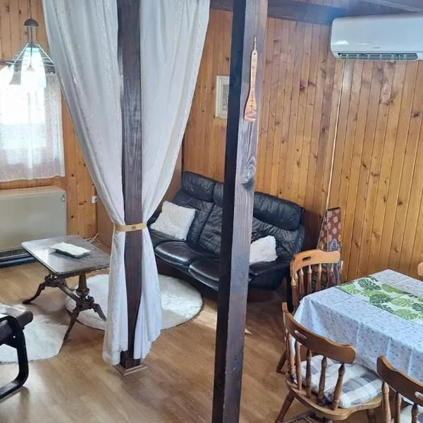 Wooden house Ada, hotel in Ada Ciganlija
