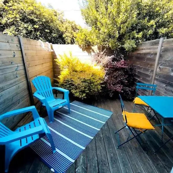 Appartement entier en centre-ville avec terrasse, hotel in La Rochelle