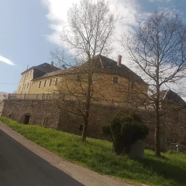 Zum Ritter Ferienwohnung 300 Meter zum Freizeitpark Plohn, hotel em Lengenfeld