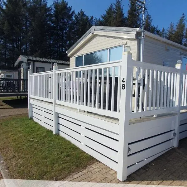 Pine Ridge Retreat With FREE GOLF and Air Conditioning, hotel in Morpeth