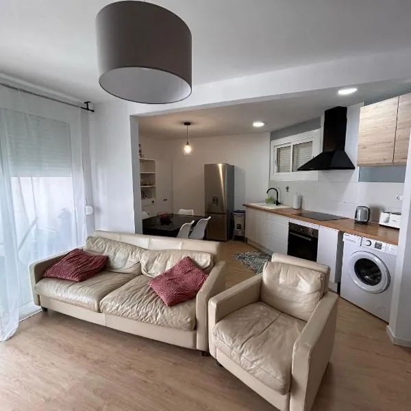 Apartment by the sea in Cubelles, hotel v destinácii Cubelles