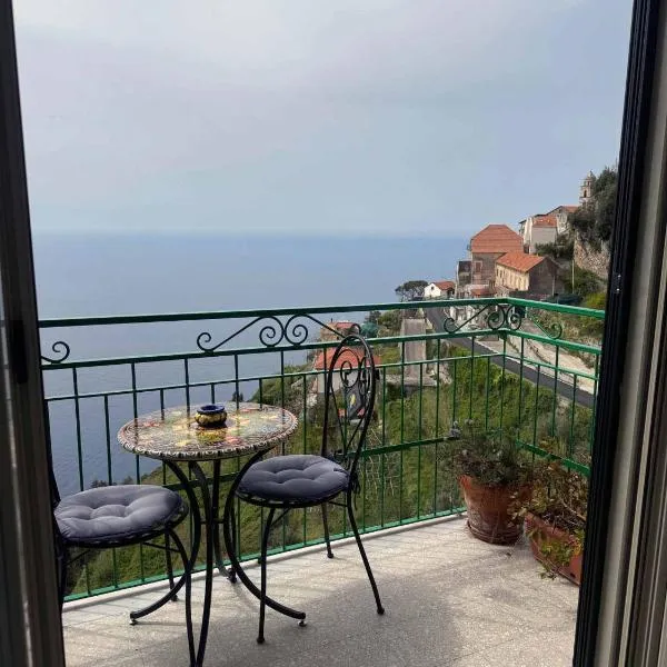 Ambra Holiday House, hotel v destinaci Furore