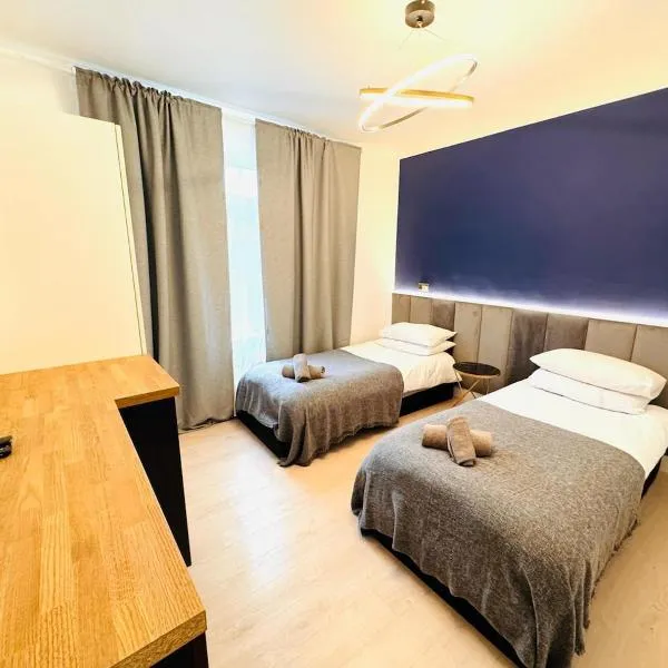 Luxury Grangemouth accomodation with free parking, hotel in Falkirk