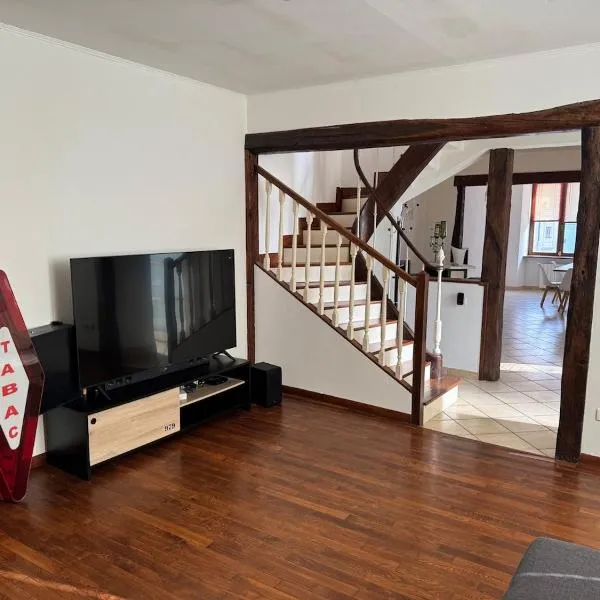 Charmante maison de ville, hotel in Ancerville