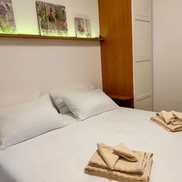 BloomHouse - apartment, hotel v destinácii Porlezza