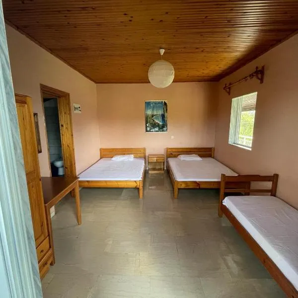 Villa Konstantina, hotel v destinaci Paralia Pantaleimonos