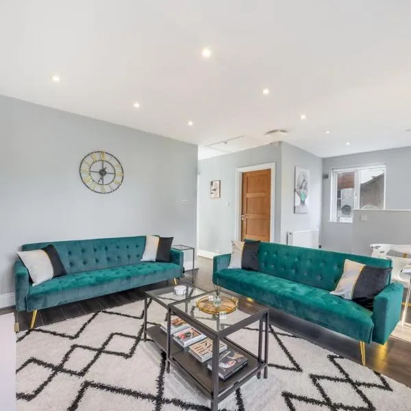 Luxury Tottenham Stadium Retreat - 2 minute walk to stadium, hotel v Londýně