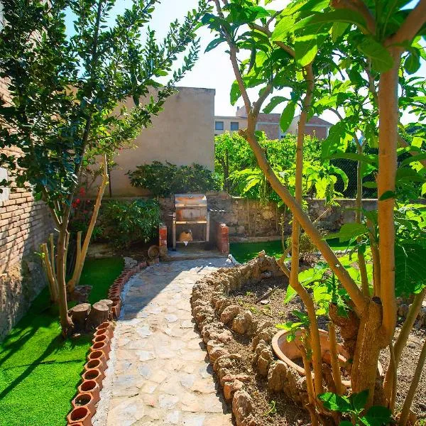 Lo Jardí de Benifallet, hotel v destinaci Benifallet