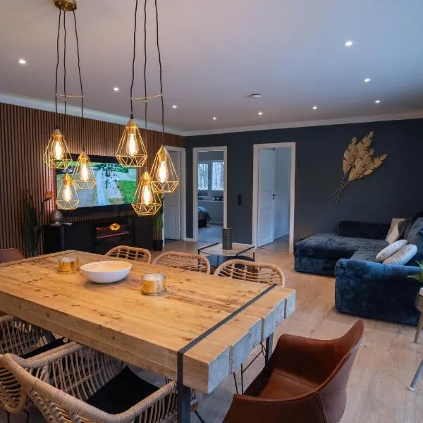 Reigi Holiday Home, Hiiumaa with Nordic HotTub & Sauna, готель у місті Reigi