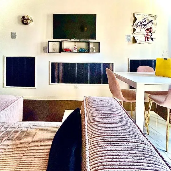 Flart - Boutique Home Shop - Catanzaro, hotel in Santa Maria