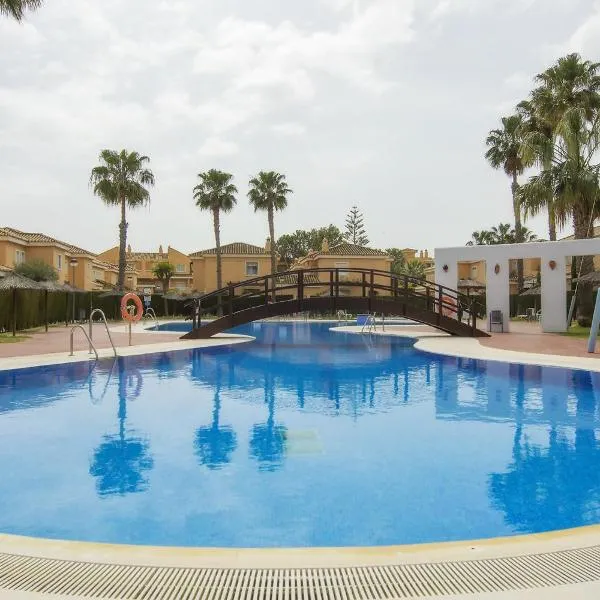 Vera Playa Chalet Adosado Jardín Piscina Parking, khách sạn ở Vera