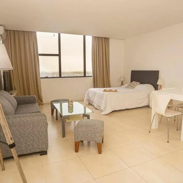 Ideal si estas de paso en Nordelta, con desayuno básico incluido, hotel em Benavídez