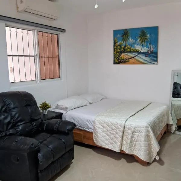 Cozy Studios-Private Entrance- HS Internet-AC-Hot Water-Backup Generator-near the Beach, hotel v destinaci San Felipe de Puerto Plata