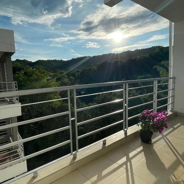 Apartamento con Piscina y Vista panoramica Anapoima Centro, hotel en Anapoima