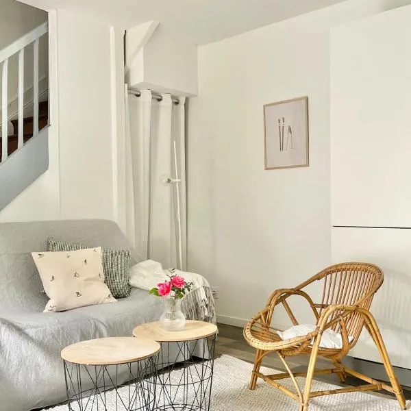 Le Layris - Maison indépendante avec cour, hotel a Campan
