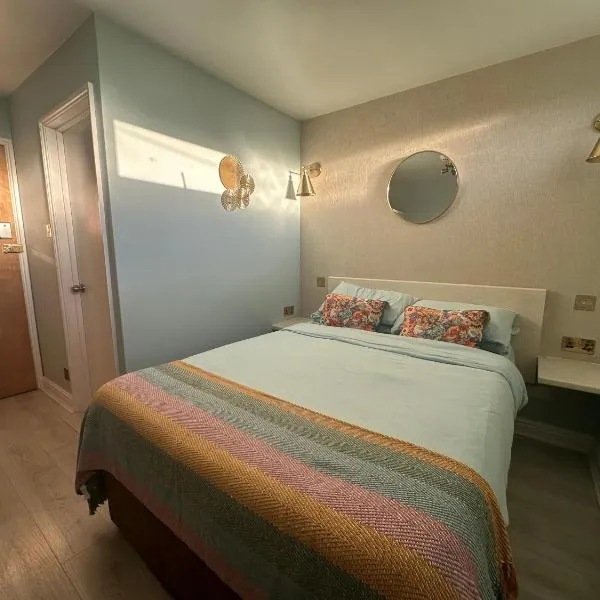 Guest Lodge By The Beach Club, hotel di Penzance