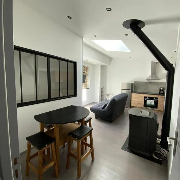 Chalet appartement Chanac 2 chambres 2 sdb wifi gratuit, hotel in Chanac