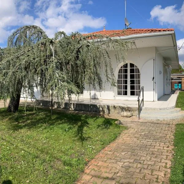 villa Moana andernos, hotel in Andernos-les-Bains