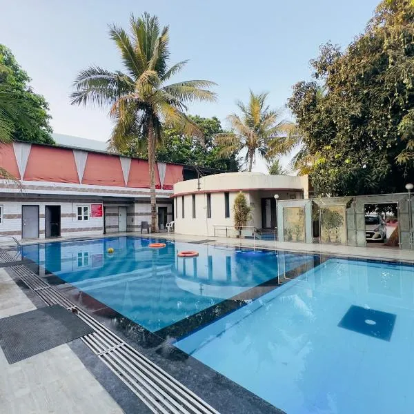 Nilkanth Resort - Best Resort in Anand, hotel v destinaci Anand