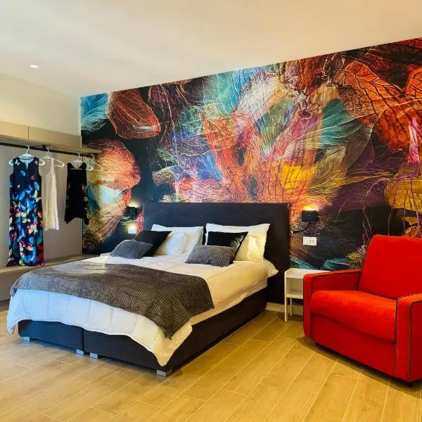 YourHome - Il Pino Rooms & Apartment, hotel v destinaci Meta