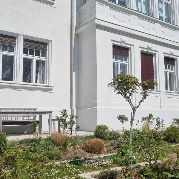 M11 Baden bei Wien, hotel in Baden