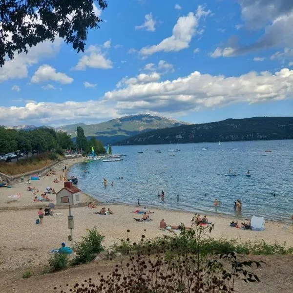 Mobil home près du lac - camping Poney, hotel v destinaci Sainte-Croix-de-Verdon