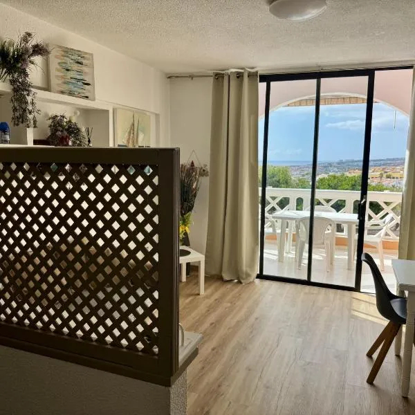 Panoramic Paradise Tenerife Ocean View & Comfort, hotel v destinaci Adeje