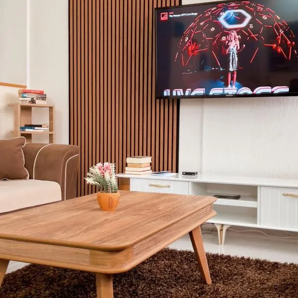 Cozy Corner Apartment, hotel di Gjakove